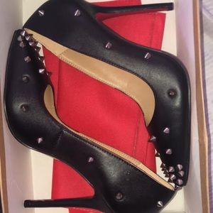 Brand new, never worn red bottoms ❤️